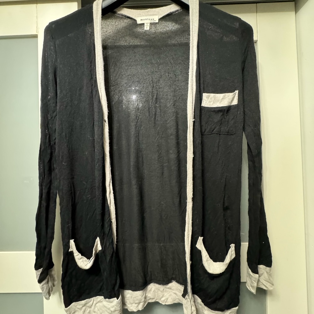 Monteau LA 
Cardigan
Women’s S
(Damaged - hole)
Free w/ purchase of another item